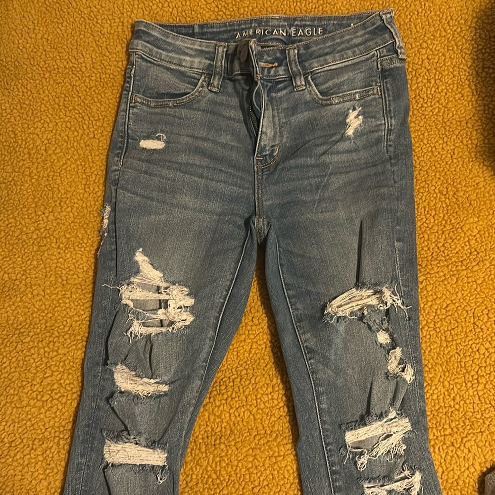 American eagle distressed jeans